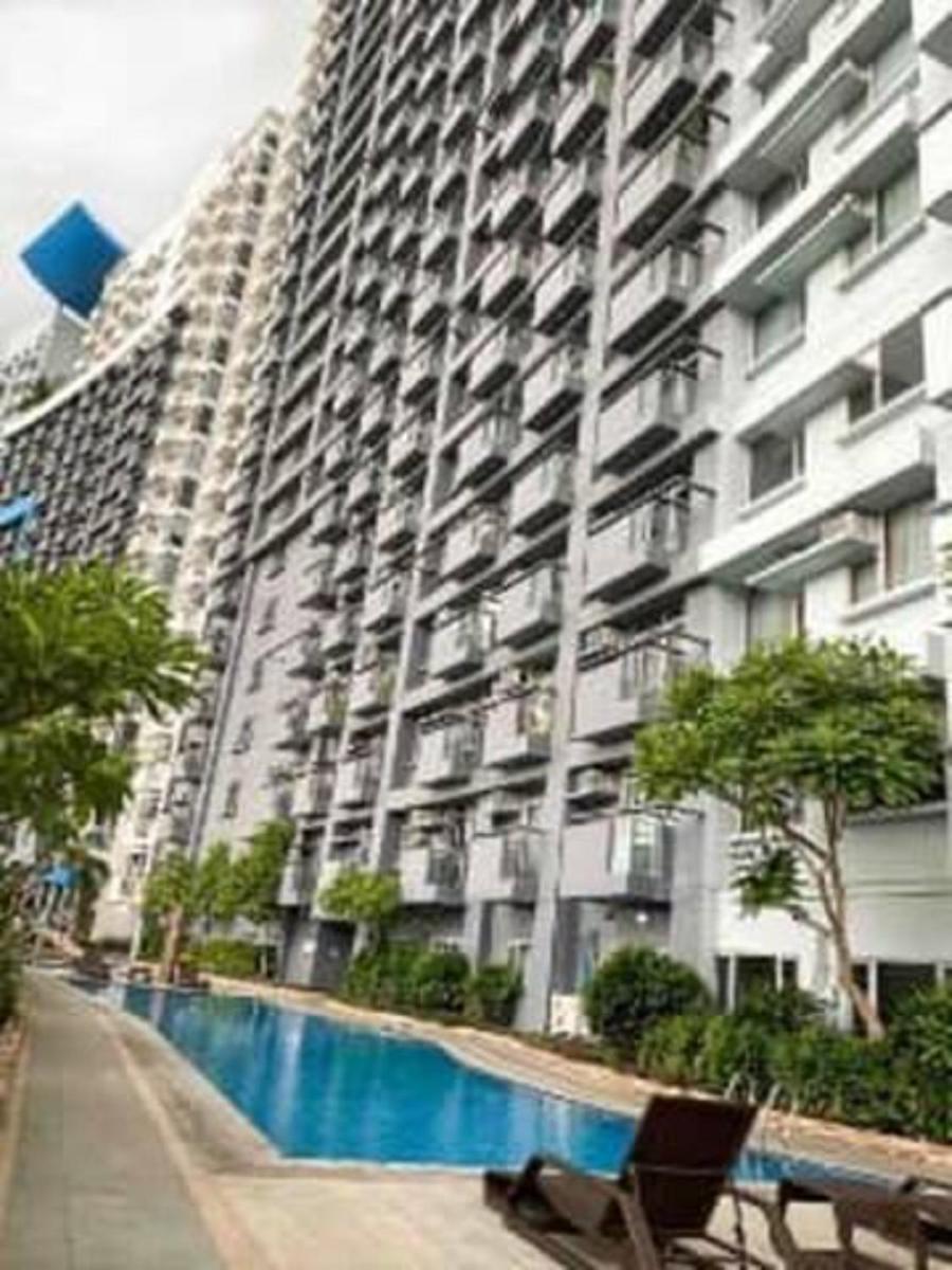 Great View With Balcony In Araneta Center Leilighet Manila Eksteriør bilde