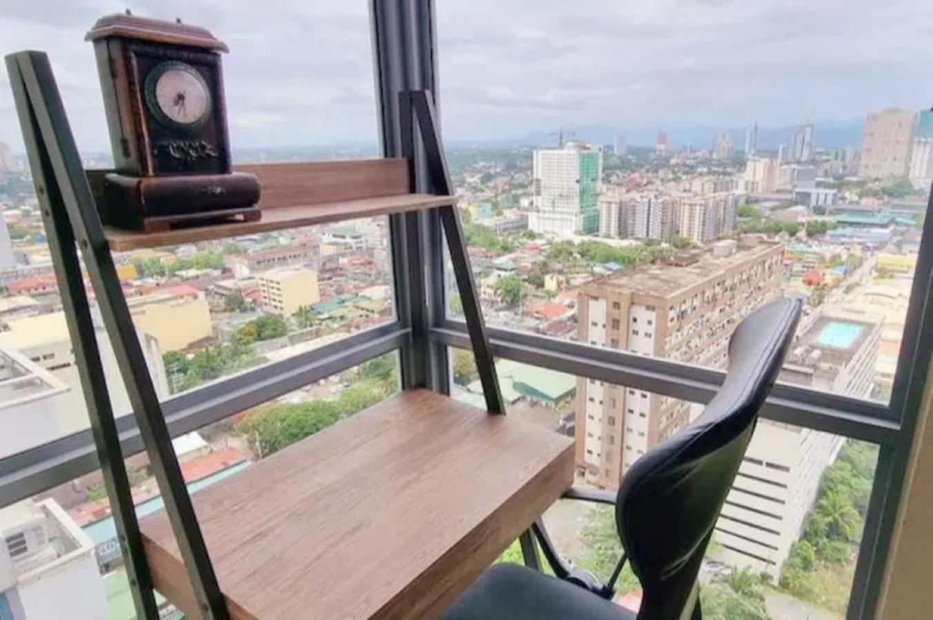 Great View With Balcony In Araneta Center Leilighet Manila Eksteriør bilde